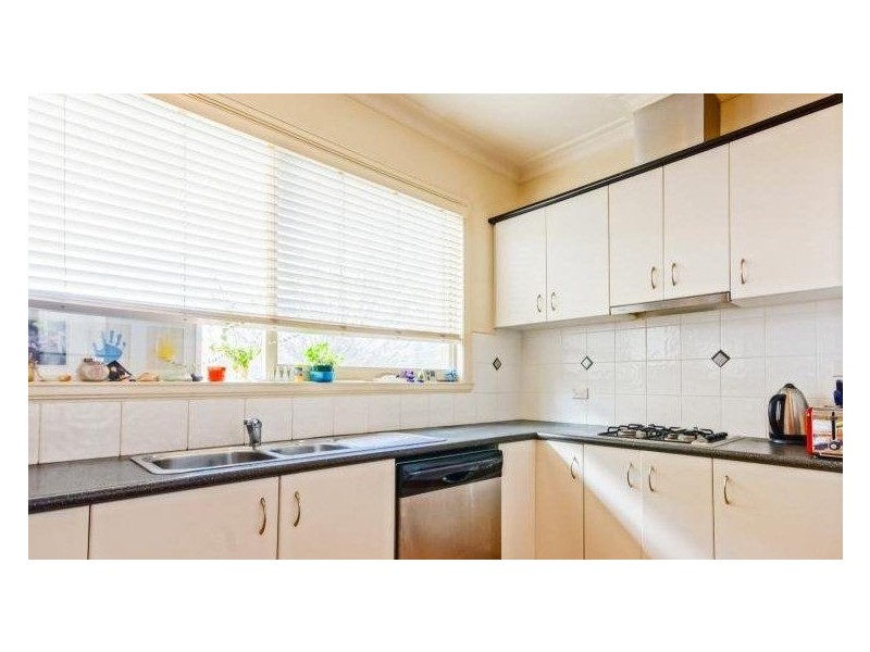 1/1 Farleigh Avenue, Burwood VIC 3125