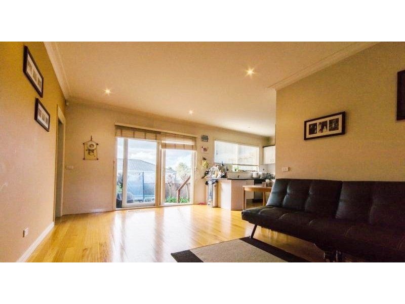 1/1 Farleigh Avenue, Burwood VIC 3125