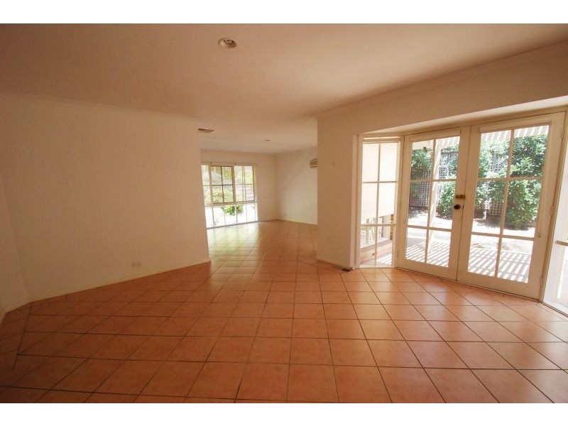 27 Through Road, Camberwell VIC 3124