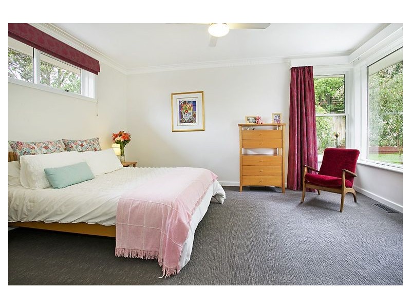 36 St Georges Crescent, Ashburton VIC 3147