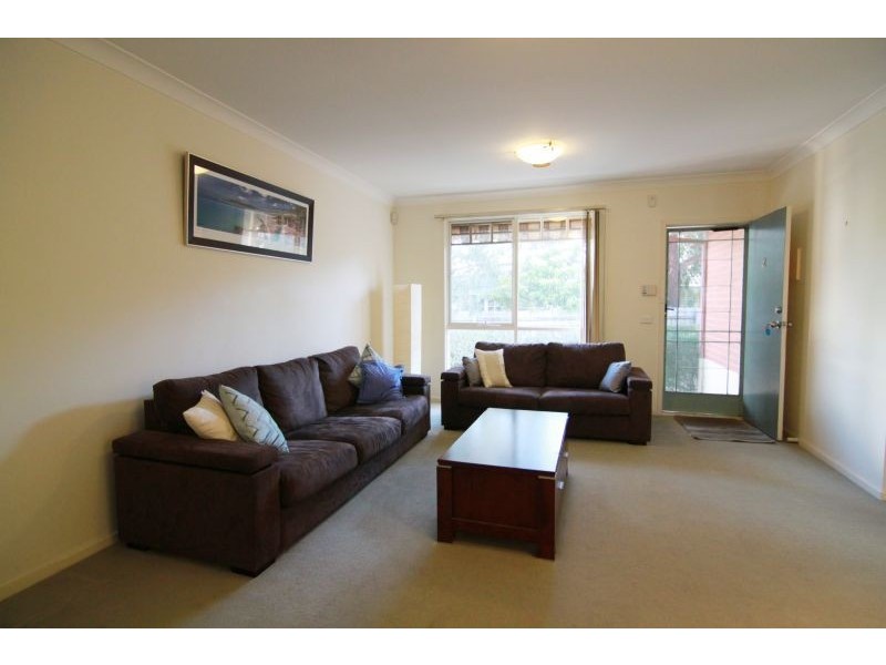 2/8 Rosella Street, Murrumbeena VIC 3163