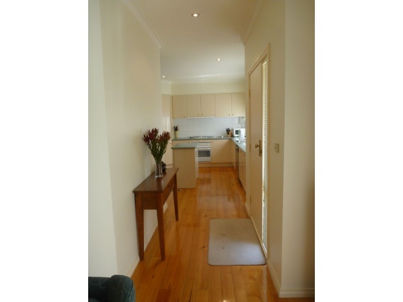 30 McIntyre Street, Burwood VIC 3125