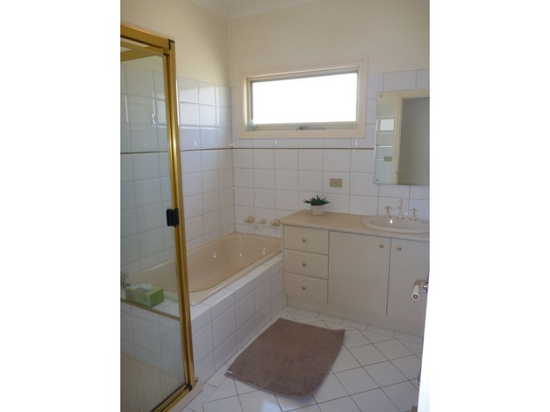 30 McIntyre Street, Burwood VIC 3125