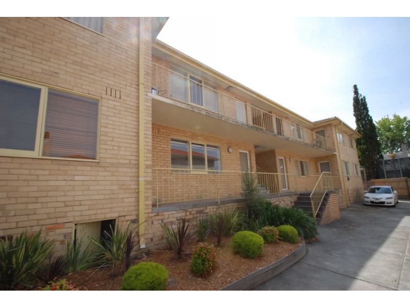 2/13 Glenvale Road, Glen Iris VIC 3146