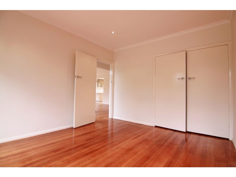 1/233 High Street Road, Ashwood VIC 3147