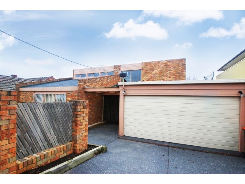 21 Middle Road, Camberwell VIC 3124