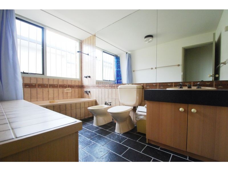 21 Middle Road, Camberwell VIC 3124