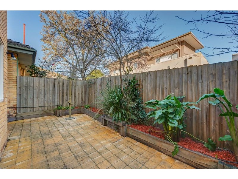 2/31 Summerhill Road, Glen Iris VIC 3146
