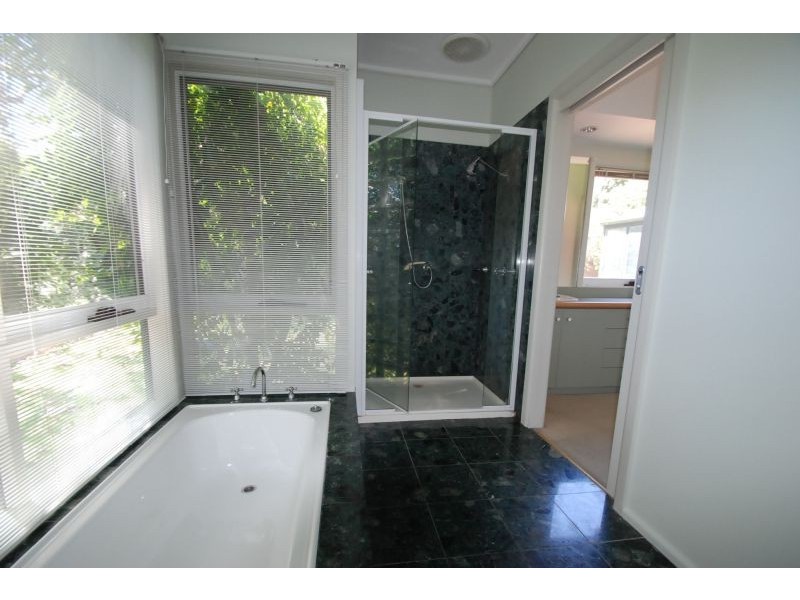 26 Hilltop Avenue, Glen Iris VIC 3146