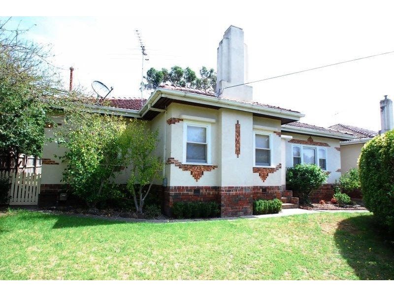 36 Cairnes Crescent, Malvern East VIC 3145