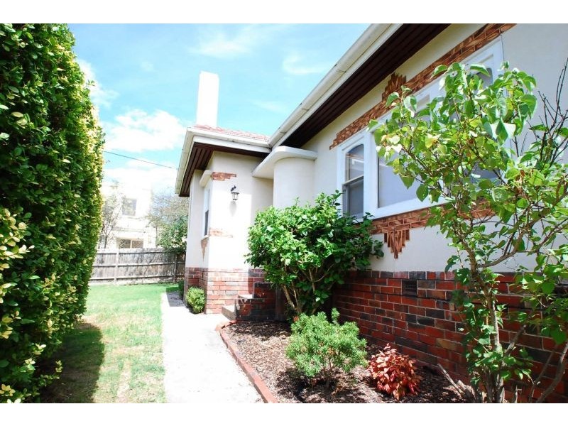 36 Cairnes Crescent, Malvern East VIC 3145