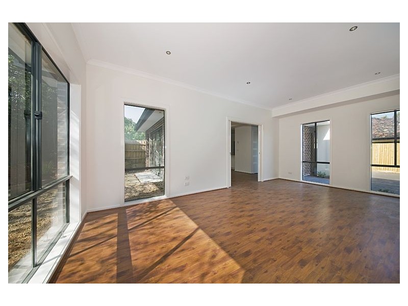 2/233 High Street Road, Ashwood VIC 3147