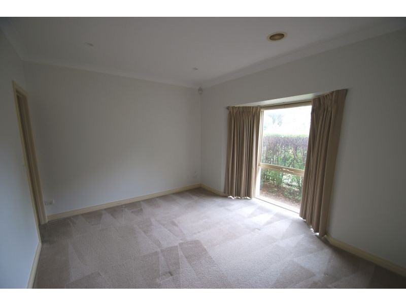 1/8 Westbrook Street, Chadstone VIC 3148