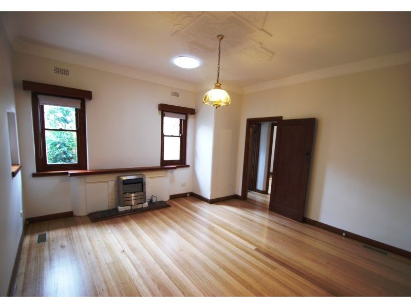 32 Essex Street, Glen Iris VIC 3146