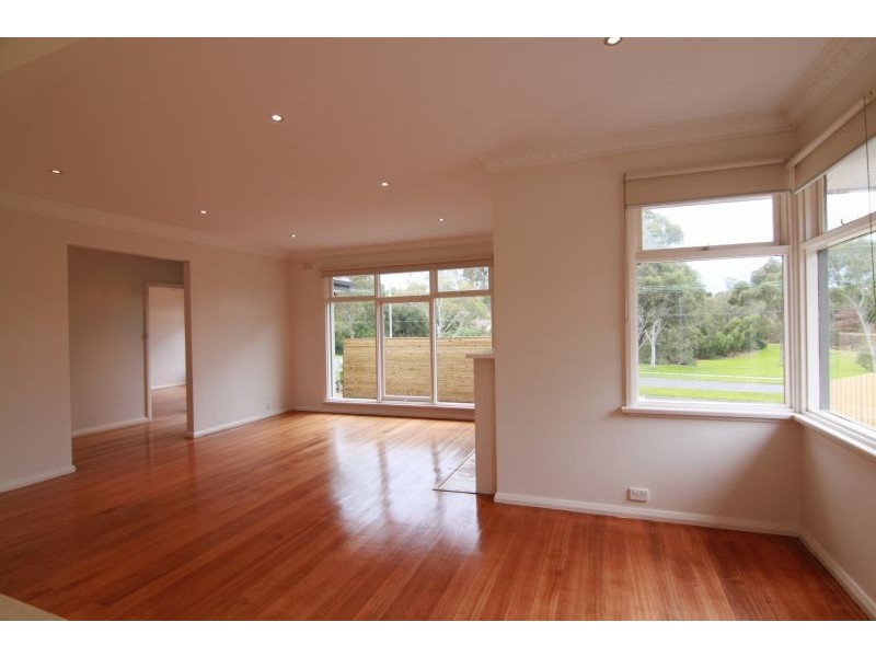 1/233 High Street Road, Ashwood VIC 3147