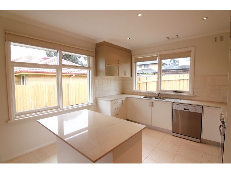 1/233 High Street Road, Ashwood VIC 3147