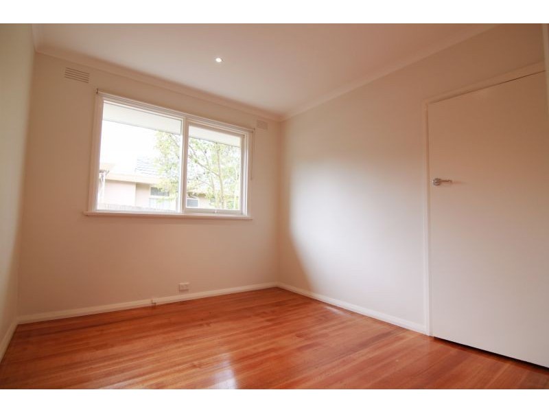 1/233 High Street Road, Ashwood VIC 3147