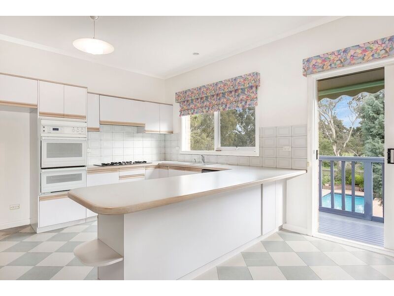 24 Glen Road, Ashburton VIC 3147