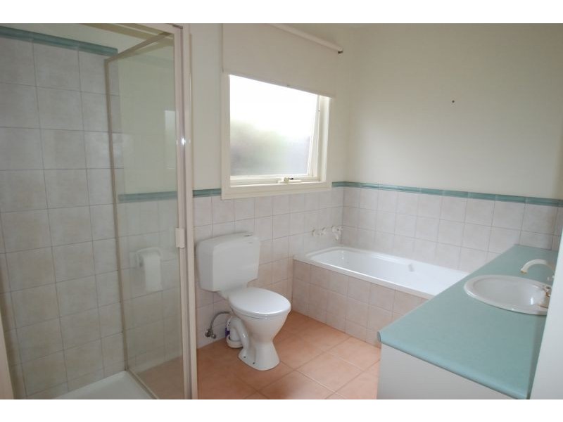 2/12 Garden Road, Camberwell VIC 3124