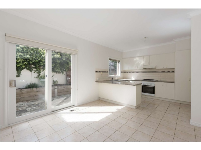 2/1260 Dandenong Road, Murrumbeena VIC 3163