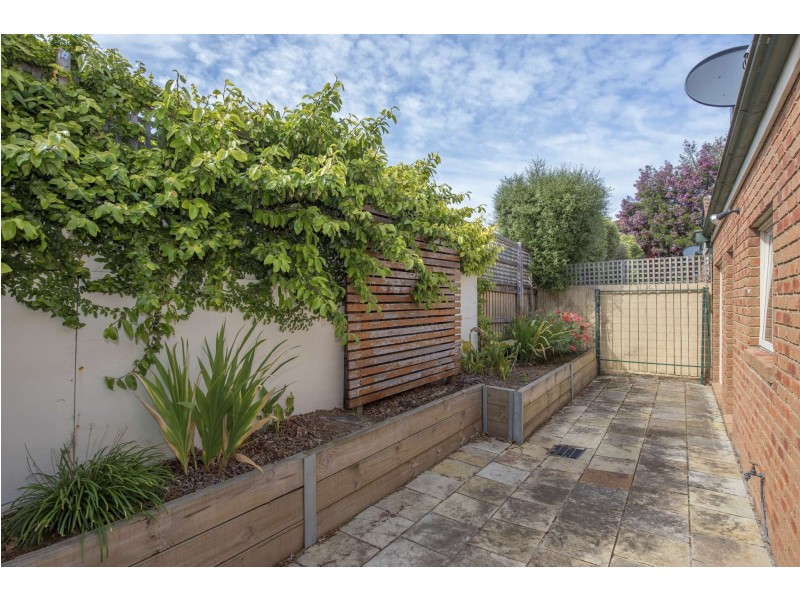 2/1260 Dandenong Road, Murrumbeena VIC 3163