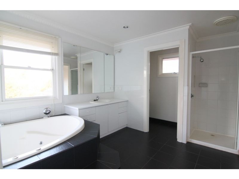 5 Wallis Avenue, Glen Iris VIC 3146