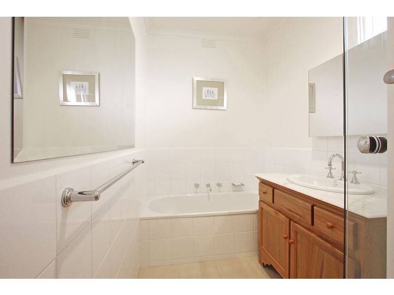 2/5 Howard Street, Glen Iris VIC 3146