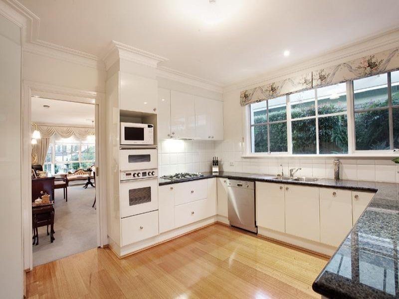 10 Dillon Grove, Glen Iris VIC 3146