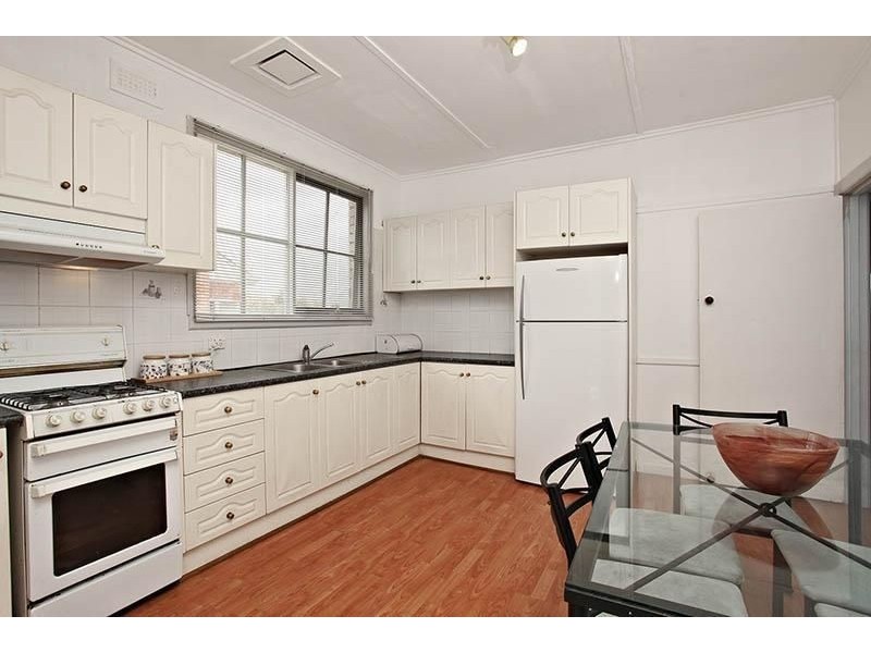 1/8 Winbirra Parade, Ashwood VIC 3147