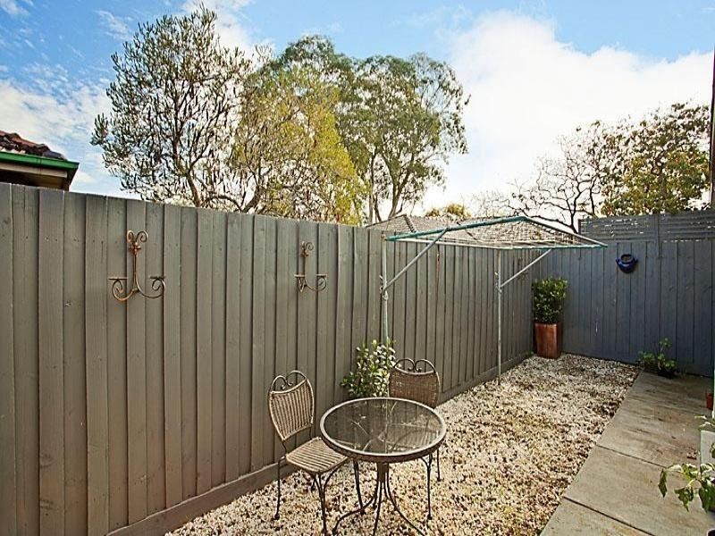 2/4 Peace Street, Glen Iris VIC 3146
