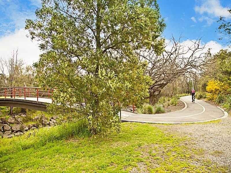 2/4 Peace Street, Glen Iris VIC 3146