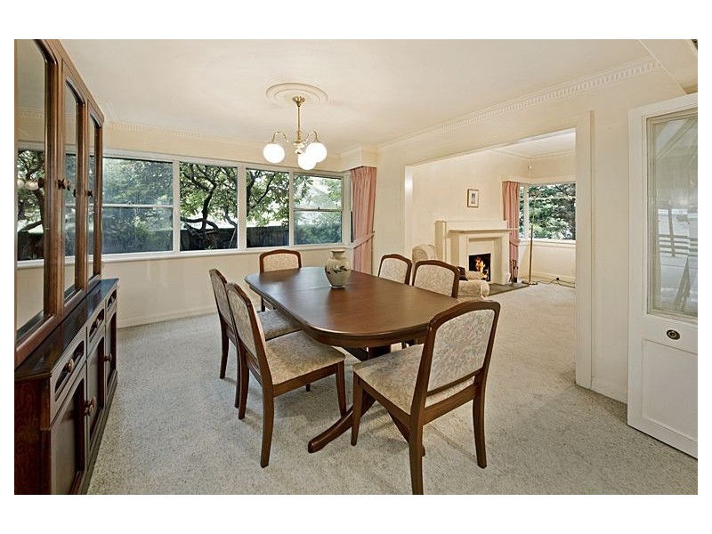 2 Dunscombe Avenue, Ashburton VIC 3147