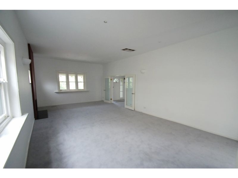 27 Albion Road, Glen Iris VIC 3146