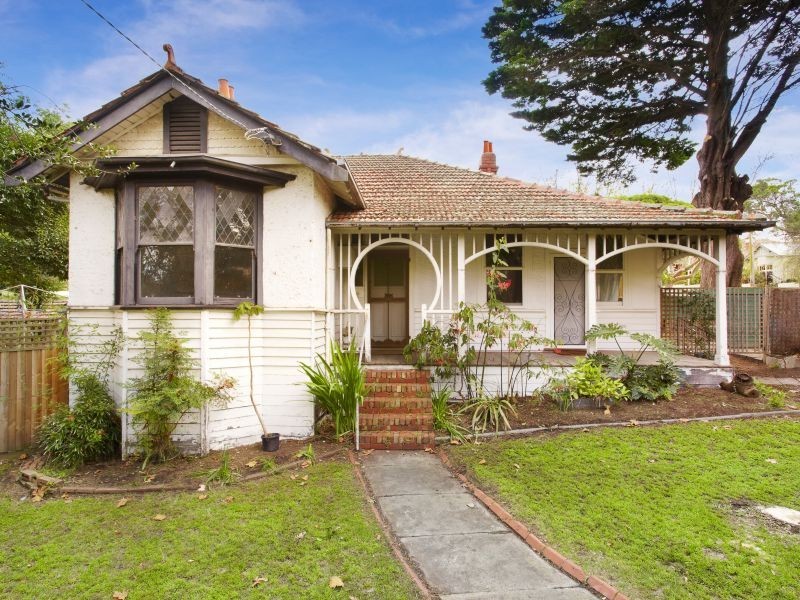 50 Chaucer Crescent, Canterbury VIC 3126