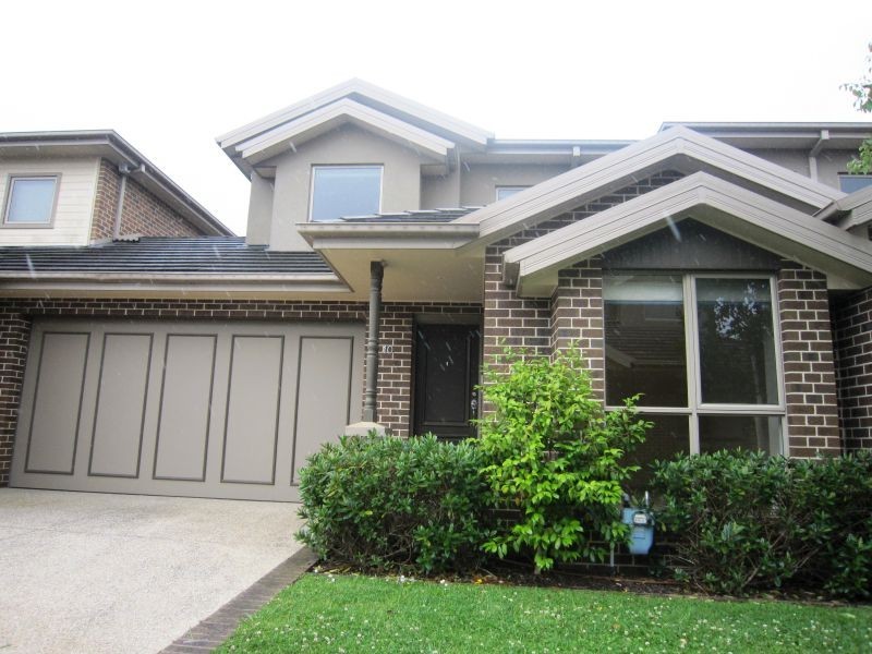 10 Kingswood Rise, Box Hill South VIC 3128