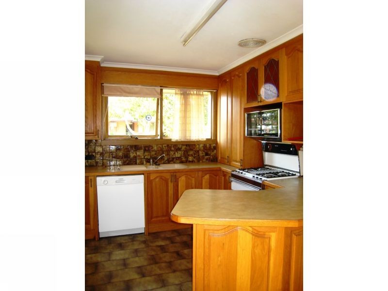 23 Victor Crescent, Forest Hill VIC 3131