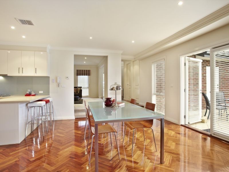 8 Barbara Street, Mont Albert North VIC 3129