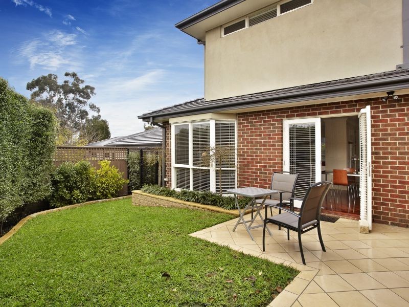 8 Barbara Street, Mont Albert North VIC 3129