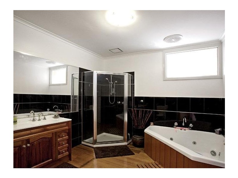 1/27 Chestnut Street, Surrey Hills VIC 3127