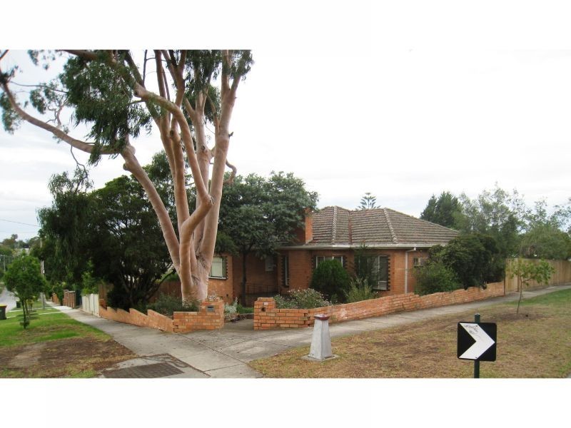 52A Rostrevor Parade, Mont Albert North VIC 3129
