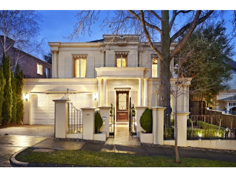 26 Hopetoun Avenue, Canterbury VIC 3126