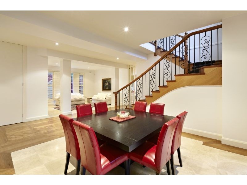 26 Hopetoun Avenue, Canterbury VIC 3126