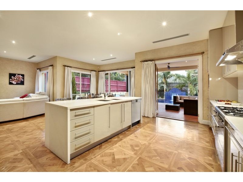 26 Hopetoun Avenue, Canterbury VIC 3126