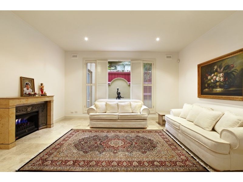 26 Hopetoun Avenue, Canterbury VIC 3126