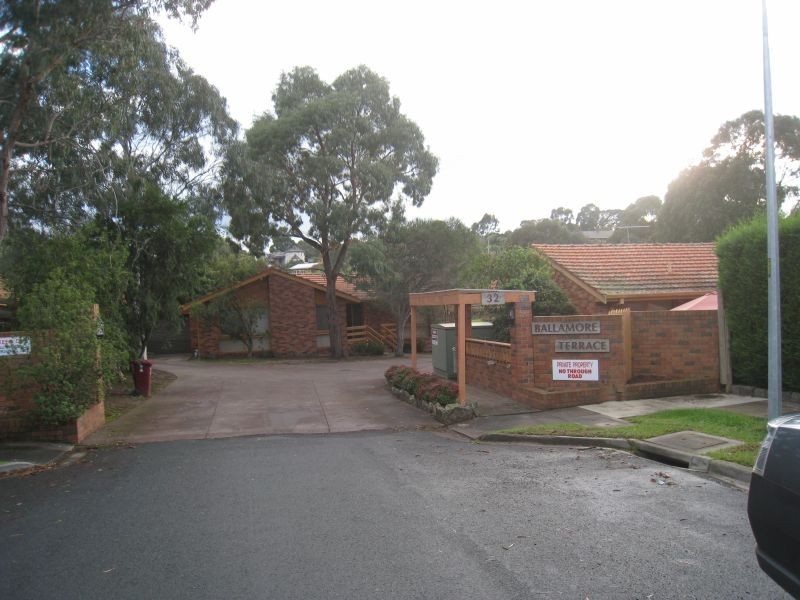 2/32 Ballamore Crescent, Doncaster VIC 3108