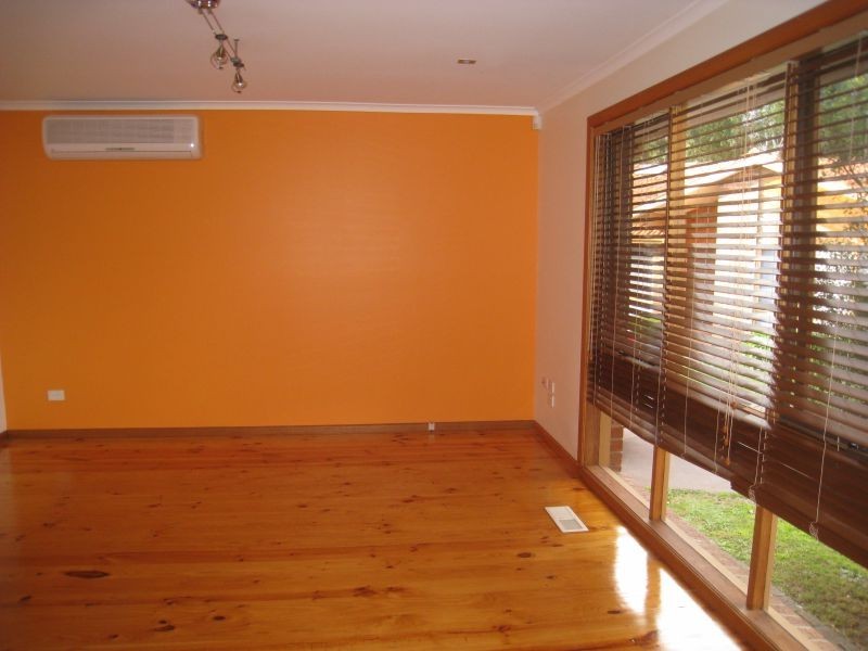 2/32 Ballamore Crescent, Doncaster VIC 3108