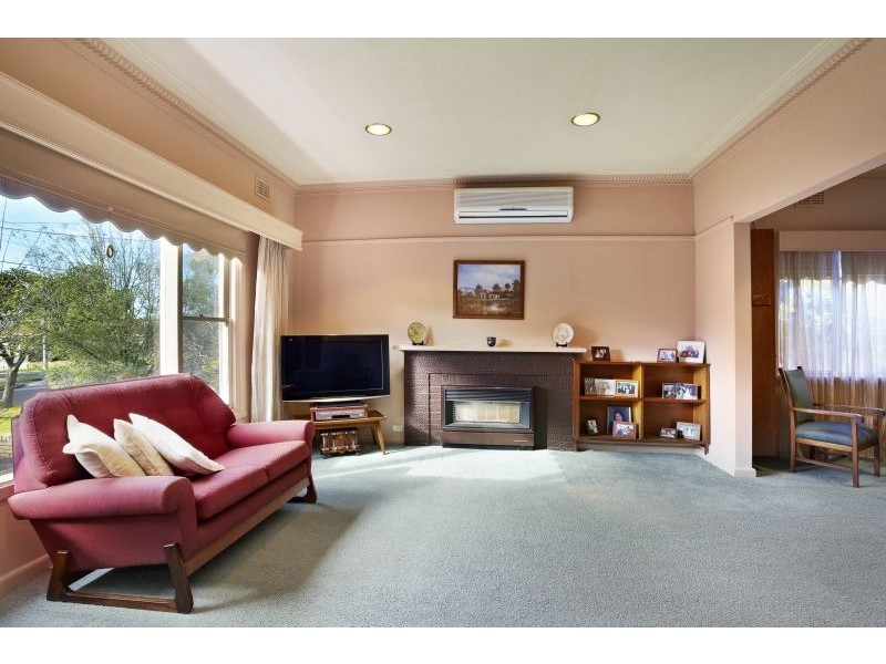 27 Cairo Road, Mont Albert North VIC 3129