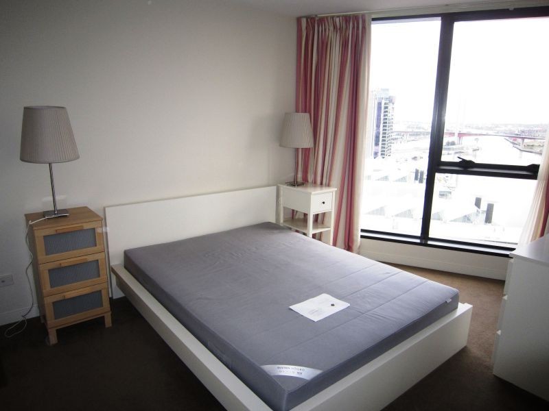 2502/100 Harbour Esplanade, Docklands VIC 3008
