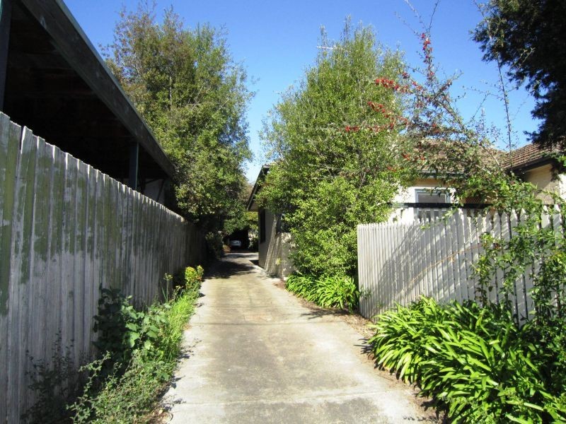 69A Strabane Avenue, Mont Albert VIC 3127