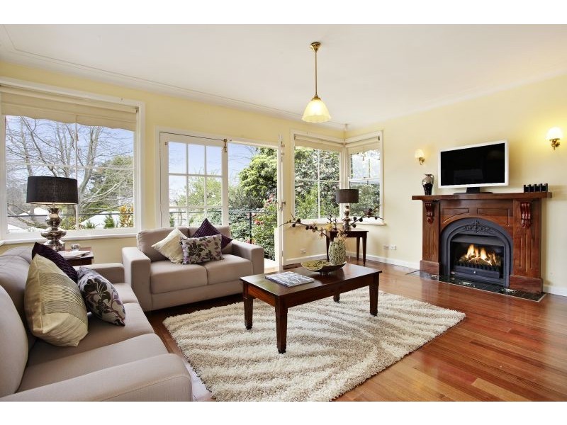 12 Orchard Crescent, Mont Albert North VIC 3129